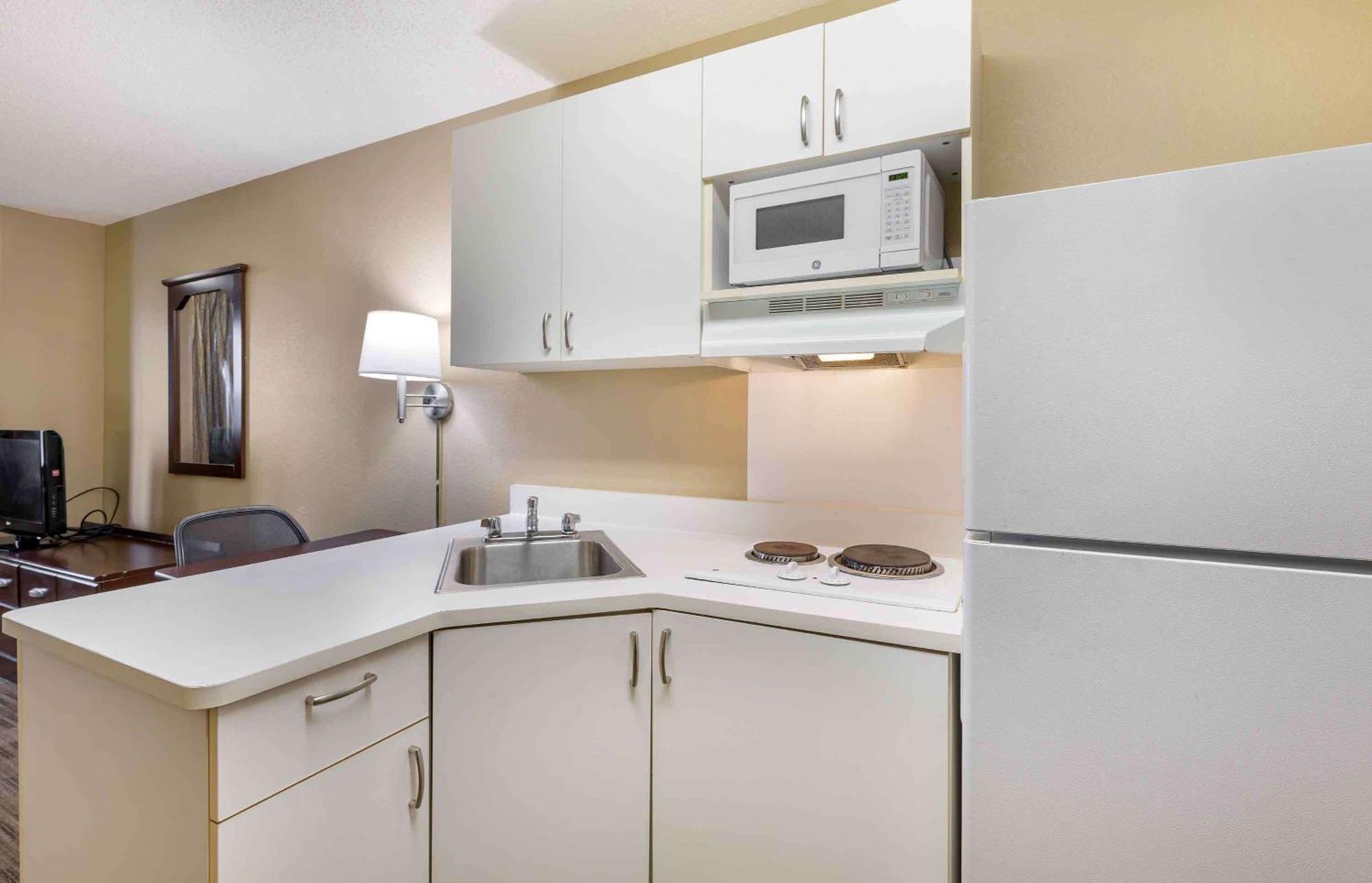 Extended Stay America Suites - Cleveland - Beachwood - Orange Place - South Екстериор снимка